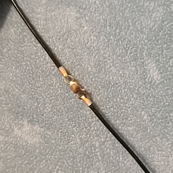 Sterling Slilver NWOT Cross Pendant Necklace With Diamond & Black Leather Chain - Picture 9 of 9